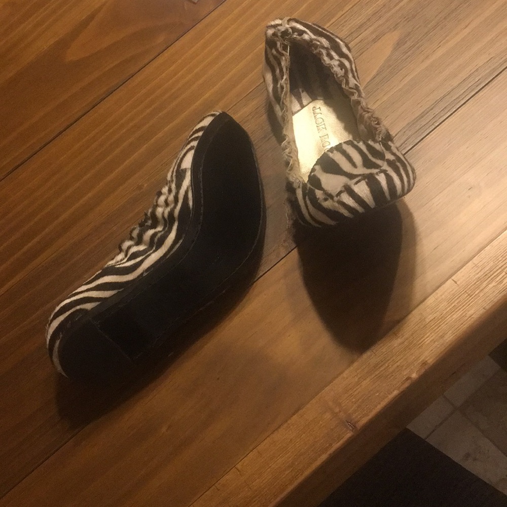 Worn only once or twice Jack Rogers shoes. - Picture 2 of 3
